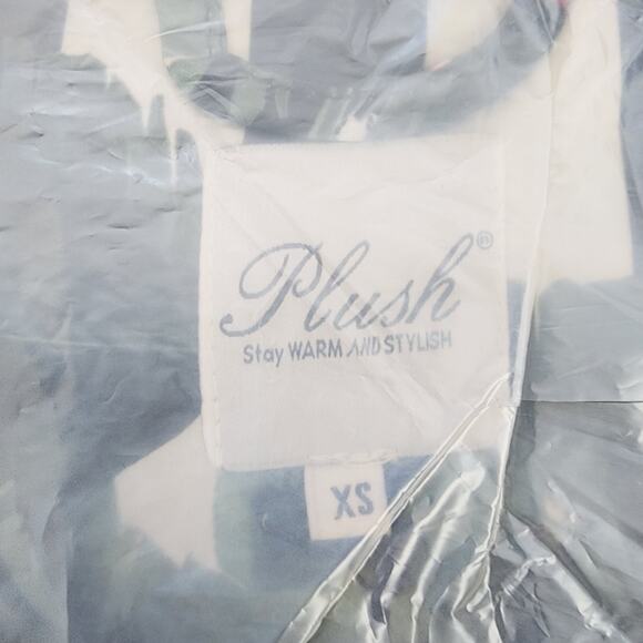 Plush Apparel Jungle Leaf Stripe Satin Pajama Set & Shorts NWT Size XS - Picture 6 of 8